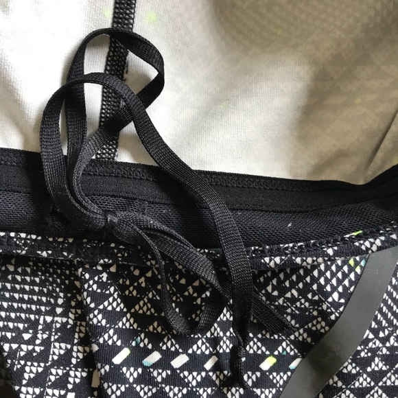 NIKE gray geometric reflective running crop pant - Picture 6 of 8